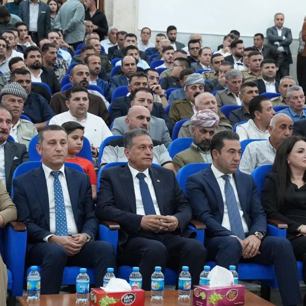 بەرێز”سەربەست لەزگین”بەرپرسێ مەكتەبا رێكخستنا پارێزگەها دهـۆكێ دبیرئاینا 37 ساڵیا ئەنفاڵا بەهـدینان سمیناڕەك بۆ خەلكێ ئیدارا سەربەخۆیا زاخۆ پێشكێشكر