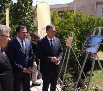 بەرێز”سەربەست لەزگین”بەرپرسێ مەكتەبا رێكخستنا پارێزگەها دهـۆكێ دبیرئاینا 37 ساڵیا ئەنفاڵا بەهـدینان سمیناڕەك بۆ خەلكێ ئیدارا سەربەخۆیا زاخۆ پێشكێشكر