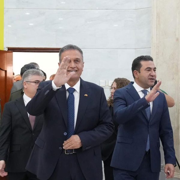 بەرێز”سەربەست لەزگین”بەرپرسێ مەكتەبا رێكخستنا پارێزگەها دهـۆكێ دبیرئاینا 37 ساڵیا ئەنفاڵا بەهـدینان سمیناڕەك بۆ خەلكێ ئیدارا سەربەخۆیا زاخۆ پێشكێشكر