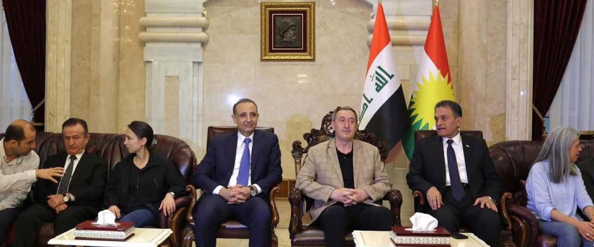 نوێنەرێ سەرۆكێ هەرێما كوردستانێ و بەرپرسێ مەكتەبا رێكخستنا پارێزگەها دهـۆكێ پێشوازی ل شاندێ دەم پارتی كر