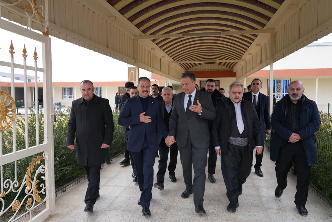 بەڕێز سەربەست لەزگین پشكداری د بەھیا كەسایەتیێ دیارێ ئێزدیان (قاسم شەشۆ) دا دكەت