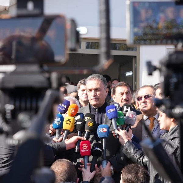 مەکتەبا ڕێکخستنا پارتی دەستێ ھاریکاریێ بۆ خەلکێ ڕۆژئاڤا درێژ دکەت