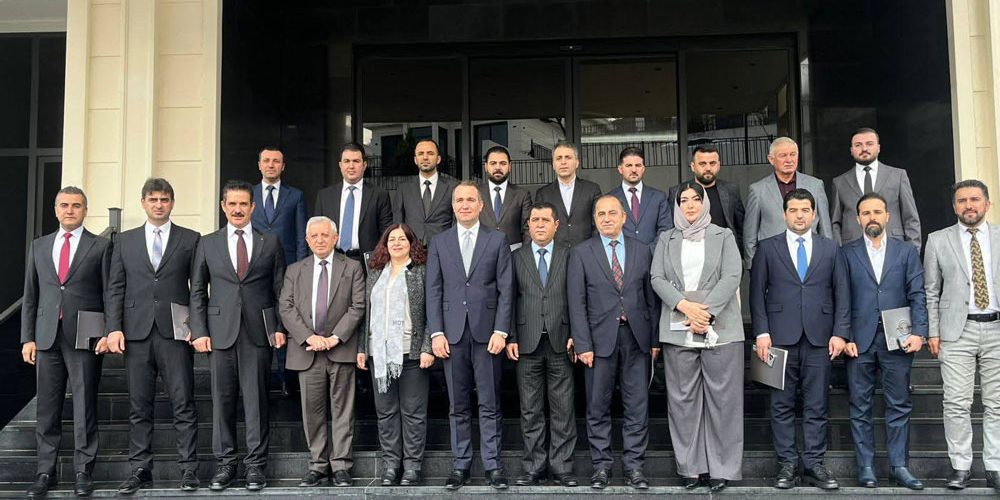 نوێنەرێن ژوورێن یاسایی ھاتنە خەڵاتکرن