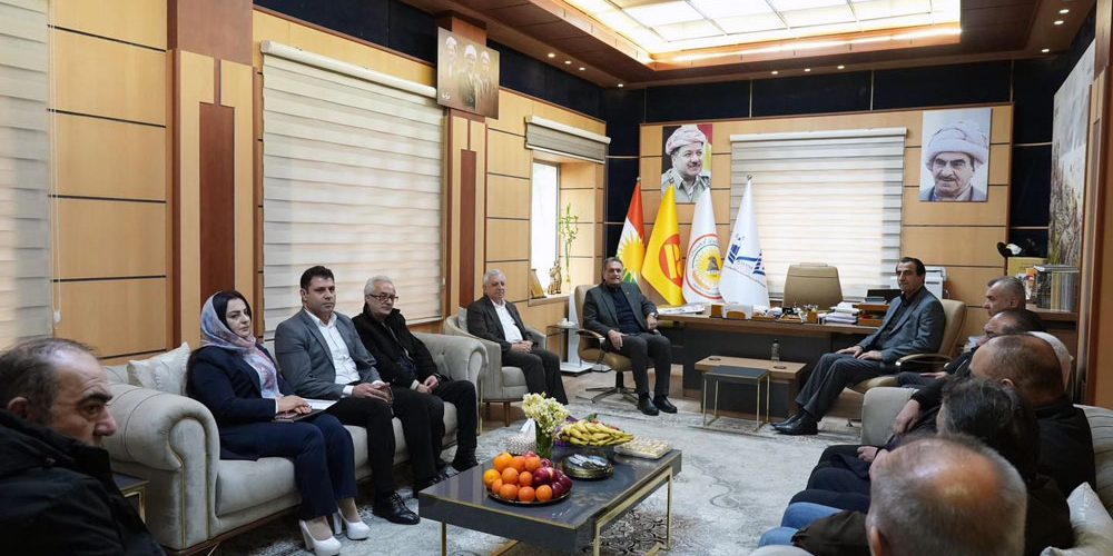 بەرپرسێ مەكتەبا رێكخستنا پارێزگەها دهۆكێ سەرەدانا ناڤەندا خانی یا رەوشەنبیری و ڕاگەهاندنێ كر