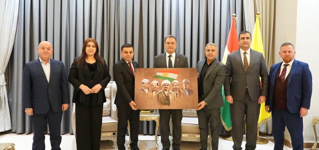 بەرپرسێ مەکتەبا ڕێکخستنێ پێشوازی ل ستافێ نویێ ئێکەتیا مامۆستایێن کوردستانێ کر