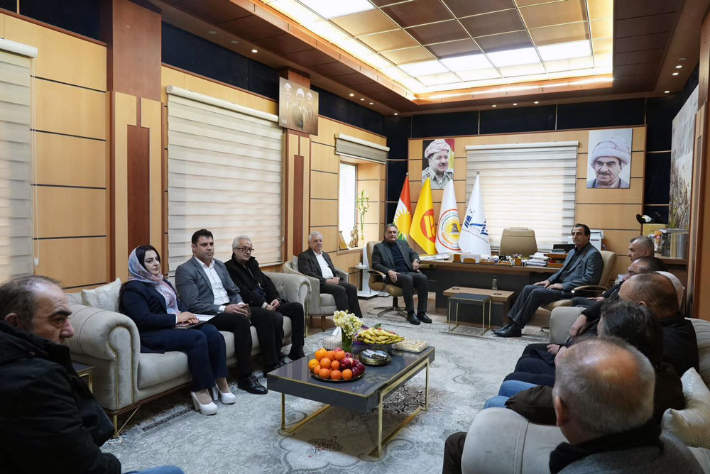 بەرپرسێ مەكتەبا رێكخستنا پارێزگەها دهۆكێ سەرەدانا ناڤەندا خانی یا رەوشەنبیری و ڕاگەهاندنێ كر