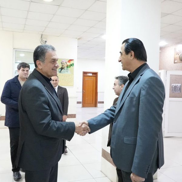 بەرپرسێ مەكتەبا رێكخستنا پارێزگەها دهۆكێ سەرەدانا ناڤەندا خانی یا رەوشەنبیری و ڕاگەهاندنێ كر