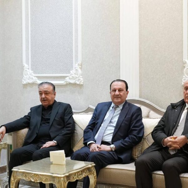 بەڕێز سەربەست لەزگین پێشوازی ل بەزێز نەوزاد هادی و شاندێ دگەلدا دکەت