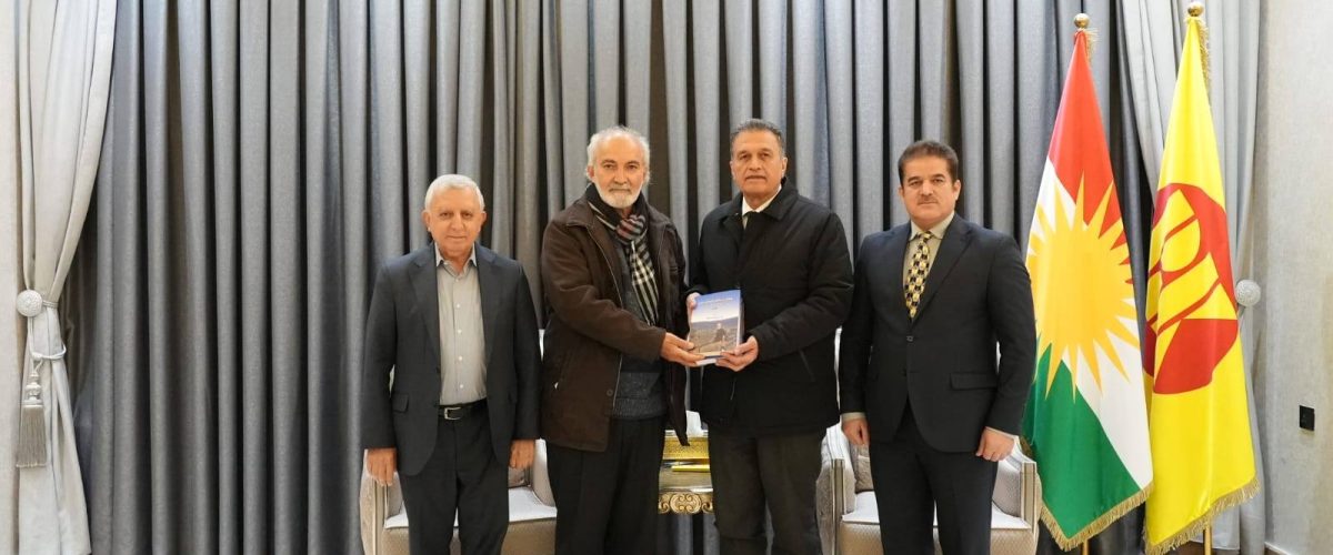 بەڕێز سەربەست لەزگین پێشوازیێ ل وەرگێڕ و هەلبەستڤان بەدەل ڕەفۆ مزووری دکەت