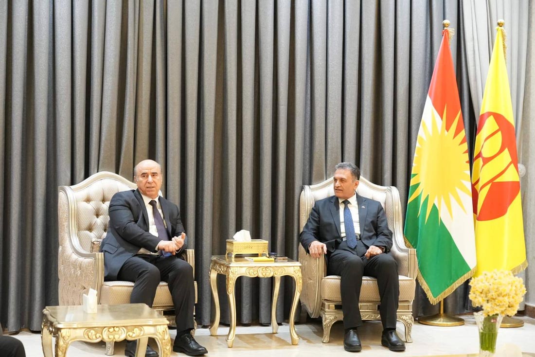 بەڕێز سەربەست لەزگین پێشوازی ل بەزێز نەوزاد هادی و شاندێ دگەلدا دکەت