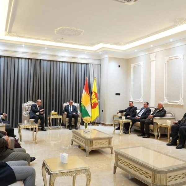 بەڕێز سەربەست لەزگین پێشوازی ل بەزێز نەوزاد هادی و شاندێ دگەلدا دکەت