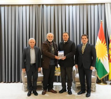 بەڕێز سەربەست لەزگین پێشوازیێ ل وەرگێڕ و هەلبەستڤان بەدەل ڕەفۆ مزووری دکەت