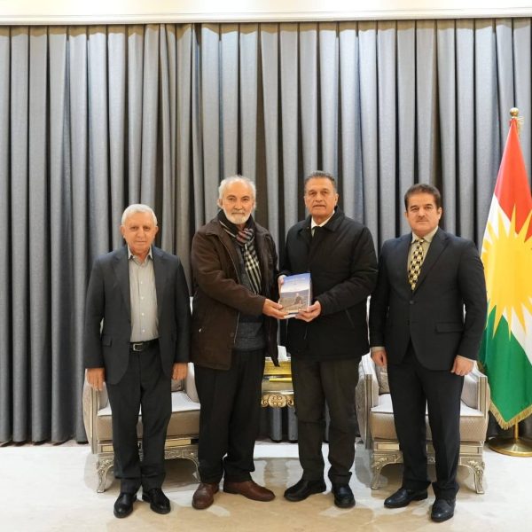 بەڕێز سەربەست لەزگین پێشوازیێ ل وەرگێڕ و هەلبەستڤان بەدەل ڕەفۆ مزووری دکەت