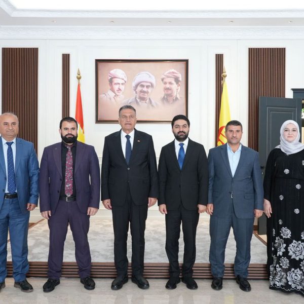 بەرپرسێ مەکتەبا ڕێکخستنێ پێشوازیێ ل شاندەکێ زانایێن ئایینی دکەت