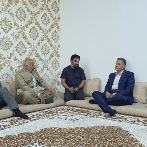 بەرپرسێ مەکتەبا ڕێکخستنێ سەرەدانا مالباتێن قوربانیێن ڕوودانا حەفتیا بۆری یا پارێزگەها دهۆکێ دکەت