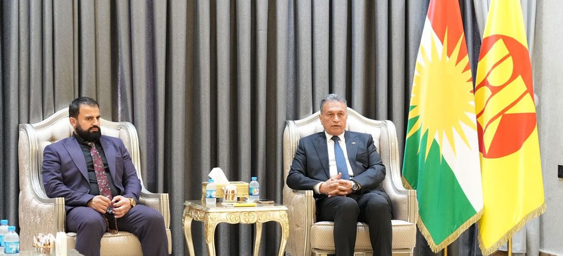 بەرپرسێ مەکتەبا ڕێکخستنێ پێشوازیێ ل شاندەکێ زانایێن ئایینی دکەت