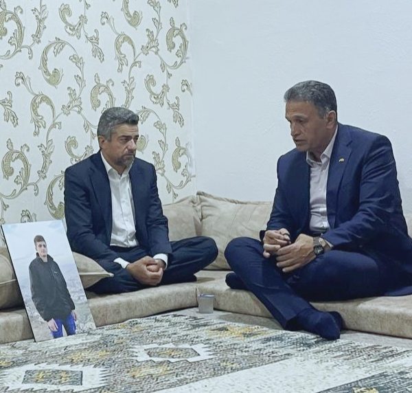 بەرپرسێ مەکتەبا ڕێکخستنێ سەرەدانا مالباتێن قوربانیێن ڕوودانا حەفتیا بۆری یا پارێزگەها دهۆکێ دکەت