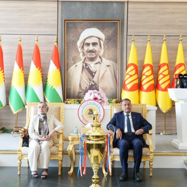 مەکتەبا ڕێکخستنا پارتی ل بەهدینان پیرۆزباهیێ ل کچێن قارەمان یێن یانا دهۆکێ دکەت