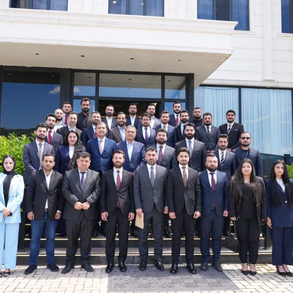بەرپرسێ مەکتەبا ڕێکخستنێ دگەل ستافێ لقێن قوتابیان و لاوان کۆمبوو