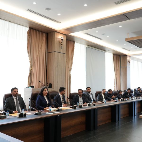بەرپرسێ مەکتەبا ڕێکخستنێ دگەل ستافێ لقێن قوتابیان و لاوان کۆمبوو