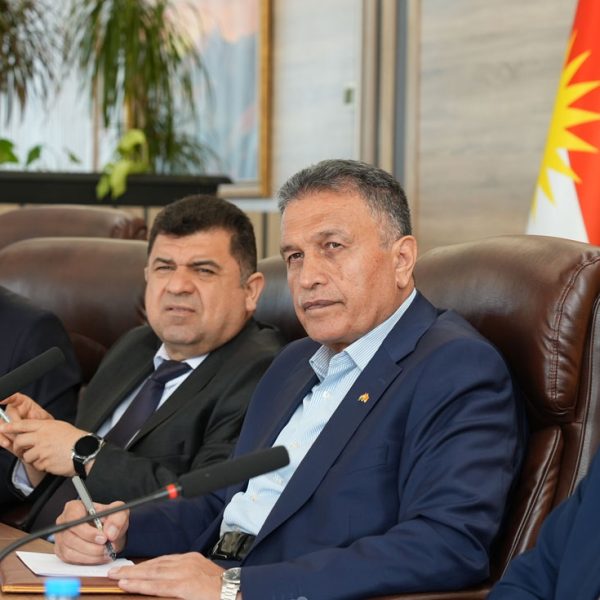 بەرپرسێ مەکتەبا ڕێکخستنێ دگەل ستافێ لقێن قوتابیان و لاوان کۆمبوو