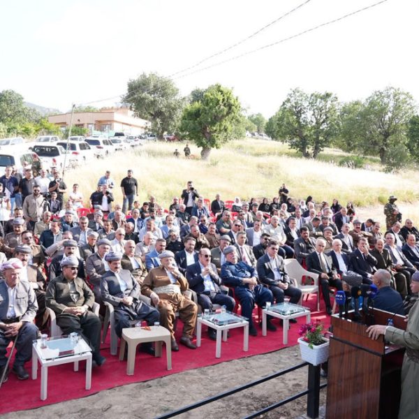 رێورەسمێن هەلاندنا پەردێ ل سەر مونۆمێنتێن 33 شەهیدێن گەڕبەراسکێ و سەرەدانا شکەفتا گوندێ گەڕبەراسکێ، ئەو شکەفتا بارزانیێ نەمر سەرکرداتیا هەردوو داستانێن زاویتە و لۆمانا تێدا کری 