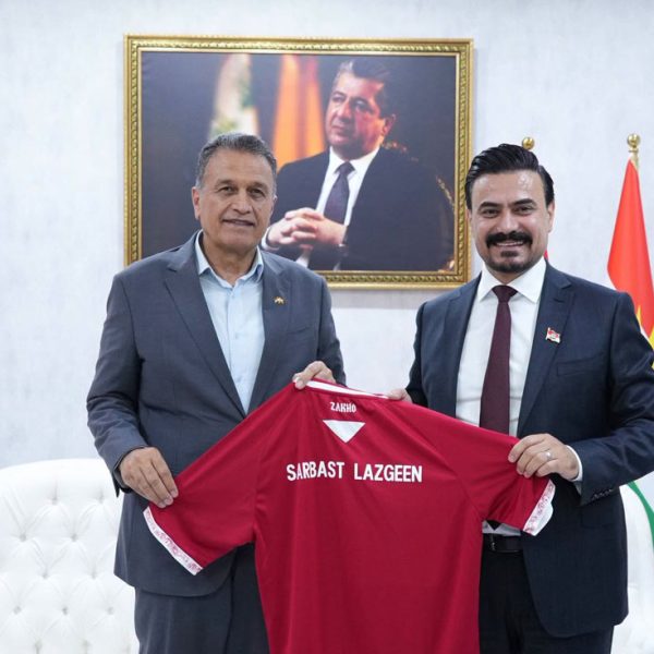 بەرپرسێ مەکتەبا ڕێکخستنێ پیرۆزباھیێ ل سەرۆک و دەستەیا نویا کارگێریا یانا زاخۆ دکەت