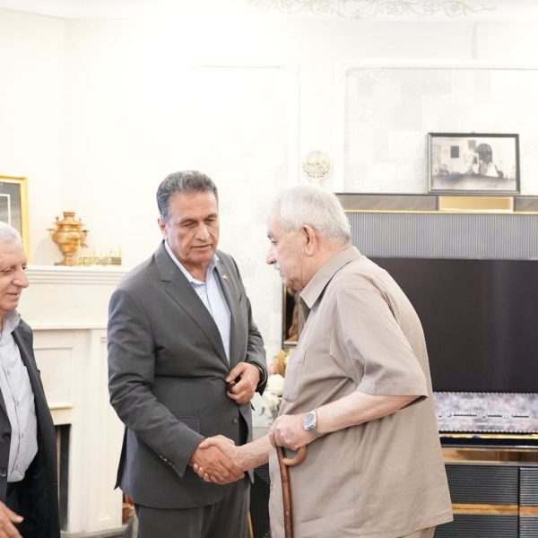 بەرپرسێ مەکتەبا ڕێکخستنێ سەرەدانا کەسایەتیا جڤاکی «دایکا زەریفستانێ» دکەت