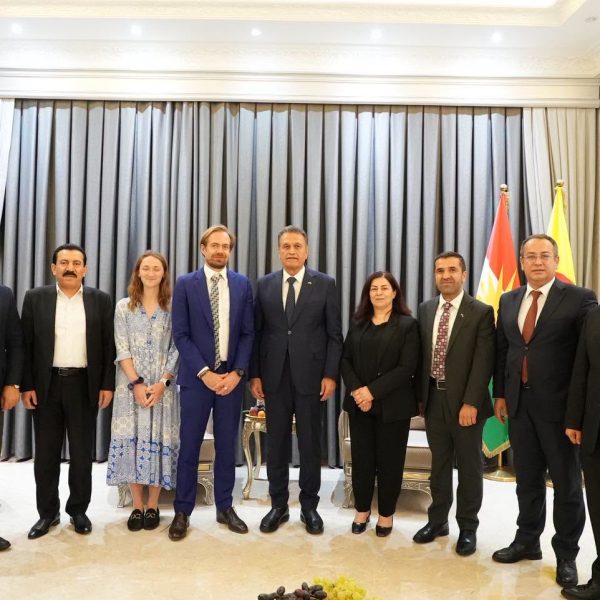 سەربەست لەزگین پێشوازی ل کونسولێ گشتیێ بەریتانیا دکەت